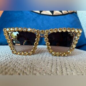 Amber Gold Rhinestone Studded Sunglasses
Like new- never worn (Brand not known)